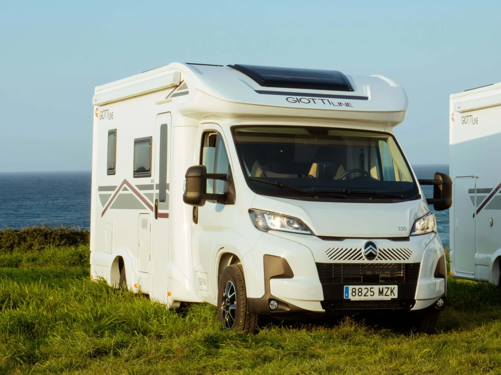 Exterior Alquiler de Autocaravanas en Cantabria Siena 330
