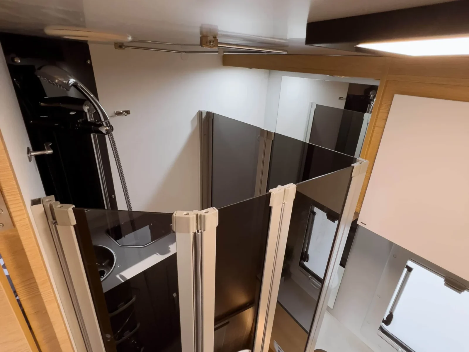 Baño Alquiler de autocaravanas en cantabria Siena 440 (1)
