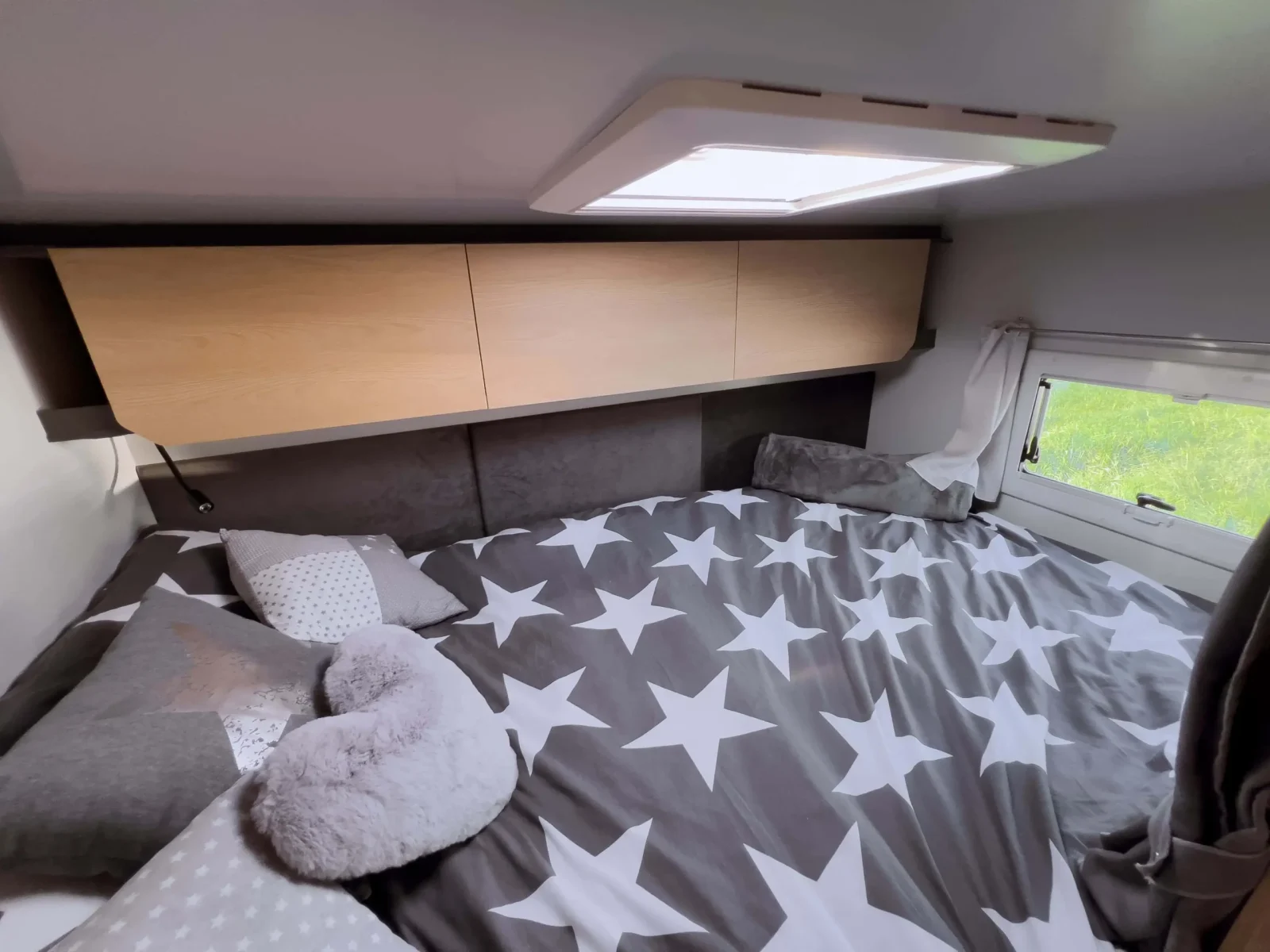 Cama Alquiler de autocaravanas en cantabria Siena 440