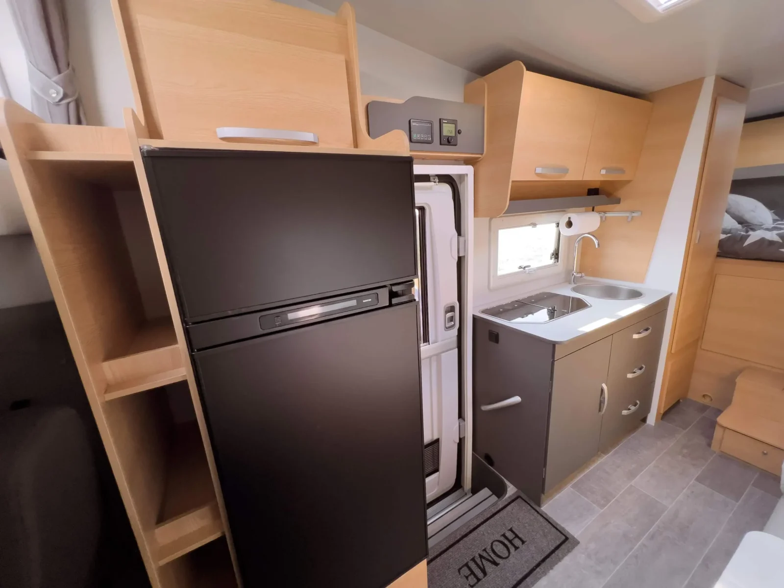 Cocina Alquiler de autocaravanas en cantabria Siena 440 (9)